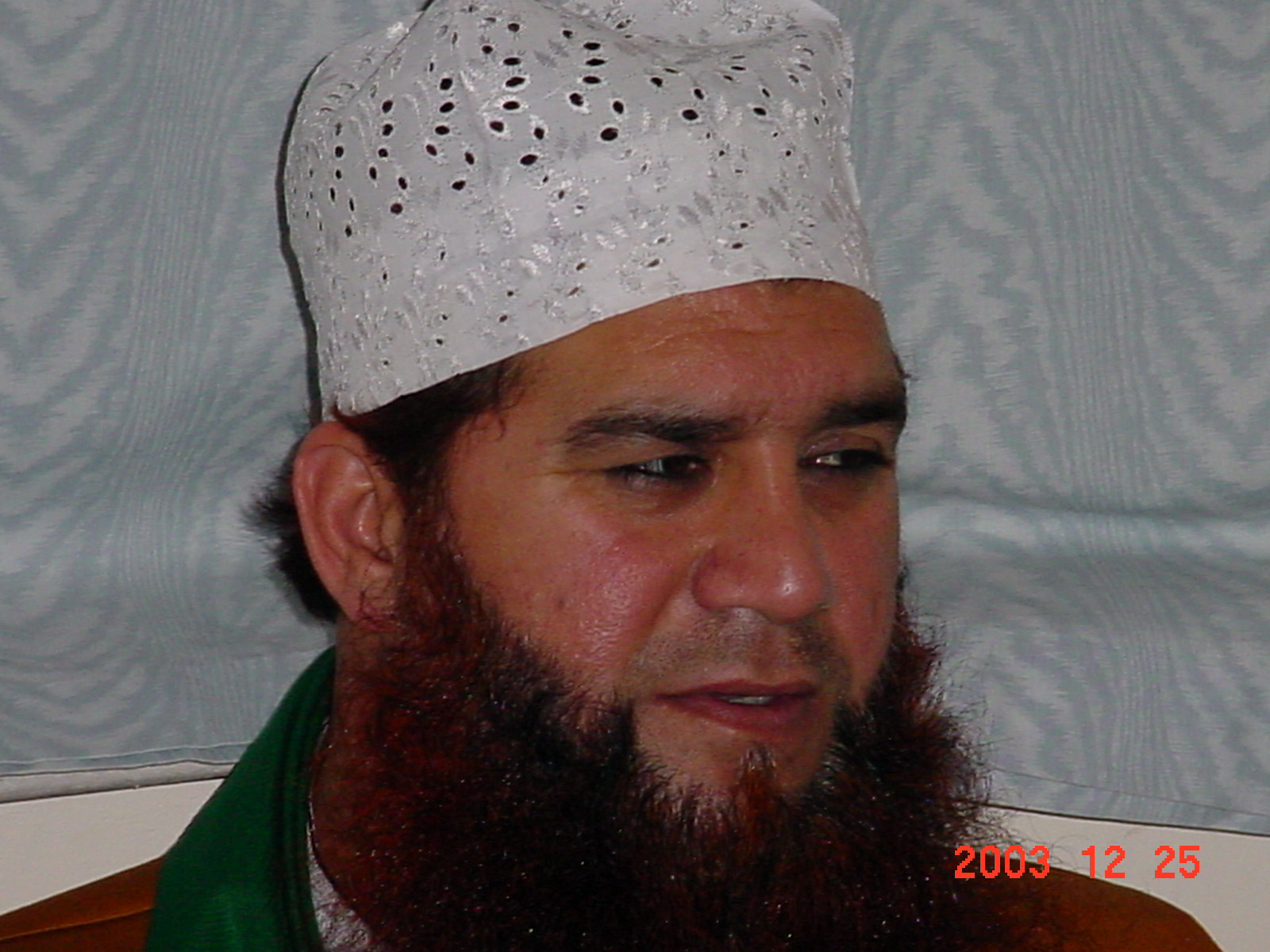 Stoke c.2003: Hazrat Khawaja Sufi Arshad Mahmood Sahib. - MVC-004